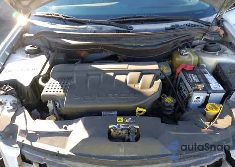 2004 Chrysler Pacifica z USA, uszkodzony, nr VIN 2C8GF68404R545455